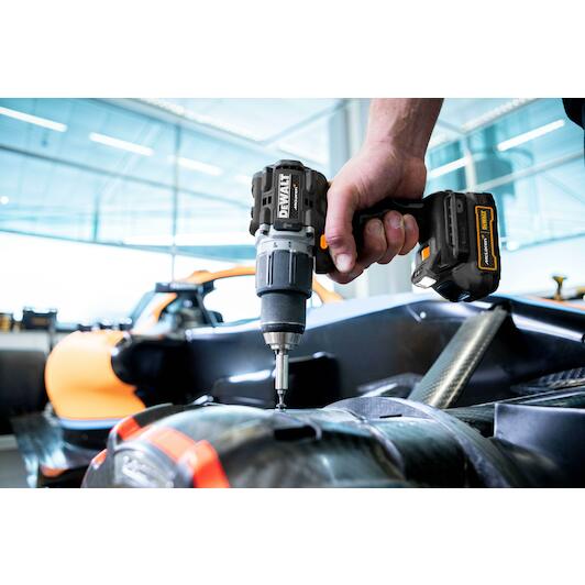 dewalt_dck200me2gt_qw