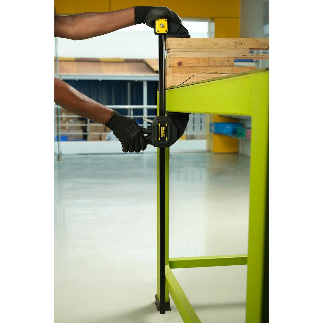 Stanley FatMax Pince-Étaux à Mâchoire Incurvée 250 Mm - Déverrouillage Une Main & Serrage Puissant