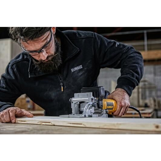 dewalt_dw682k_qs