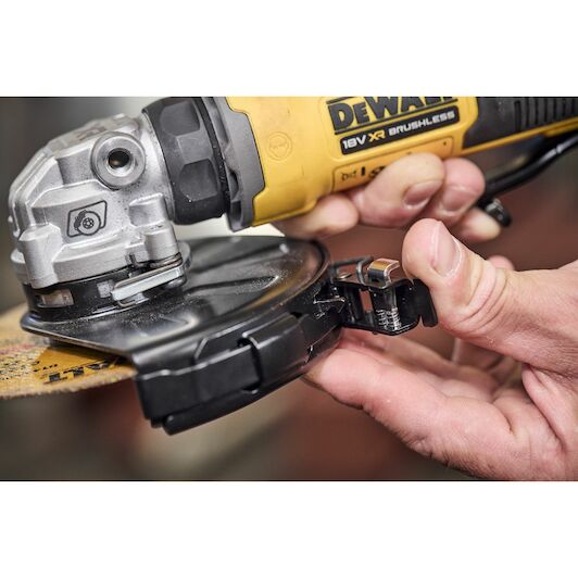 dewalt_dcg404nt_xj_11