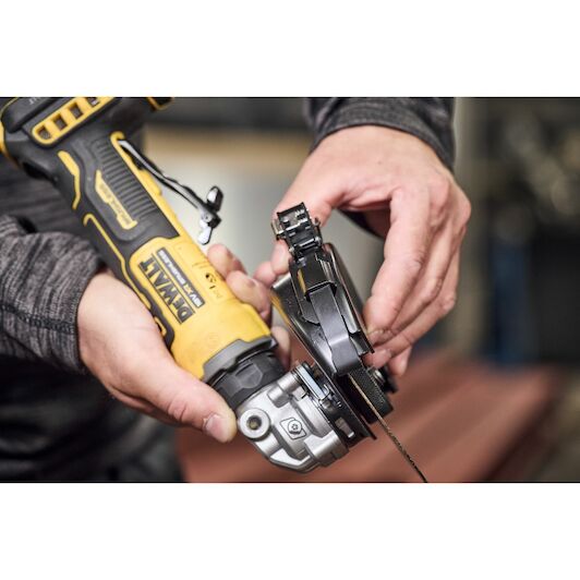 dewalt_dcg404nt_xj_10