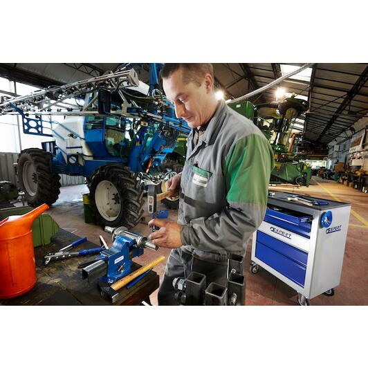 expert_e090402