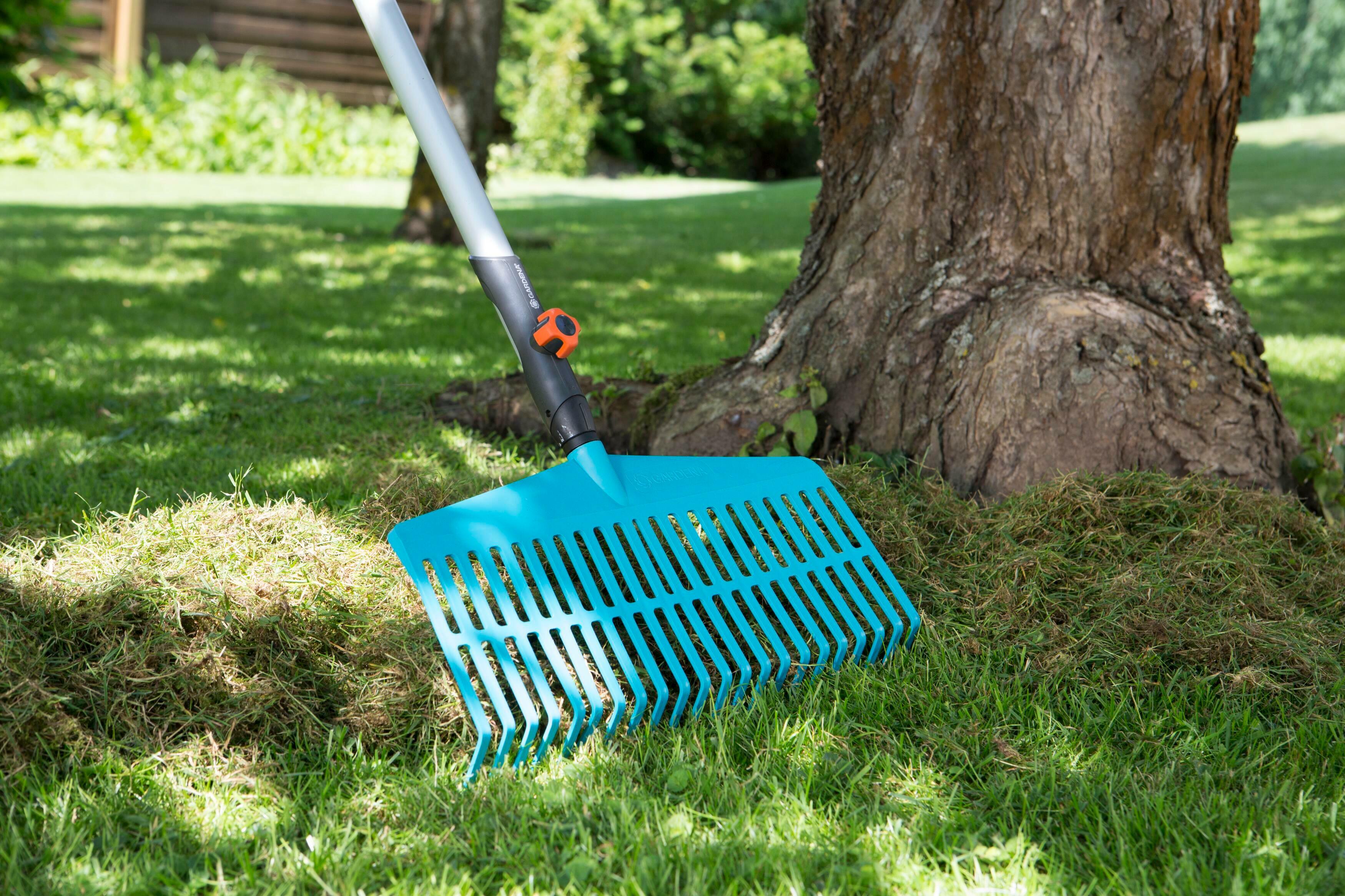 Bellota 951-20 Professional Garden Rake - Steel Head, Epoxy Paint Finish