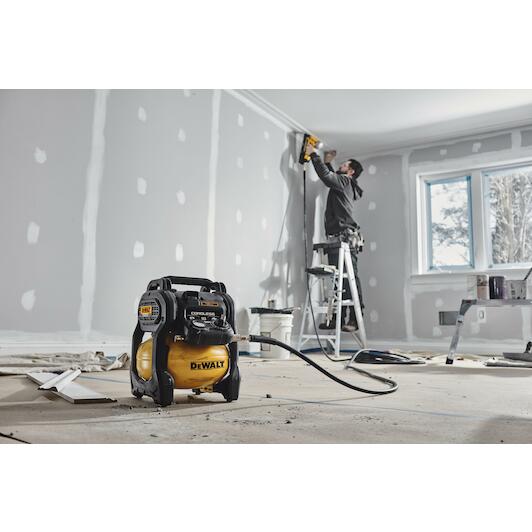 dewalt_dcc1018n_xj