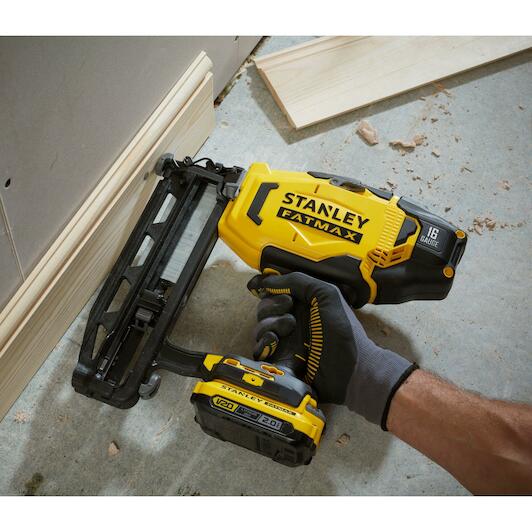 stanley_sfmcn616b_xj_4