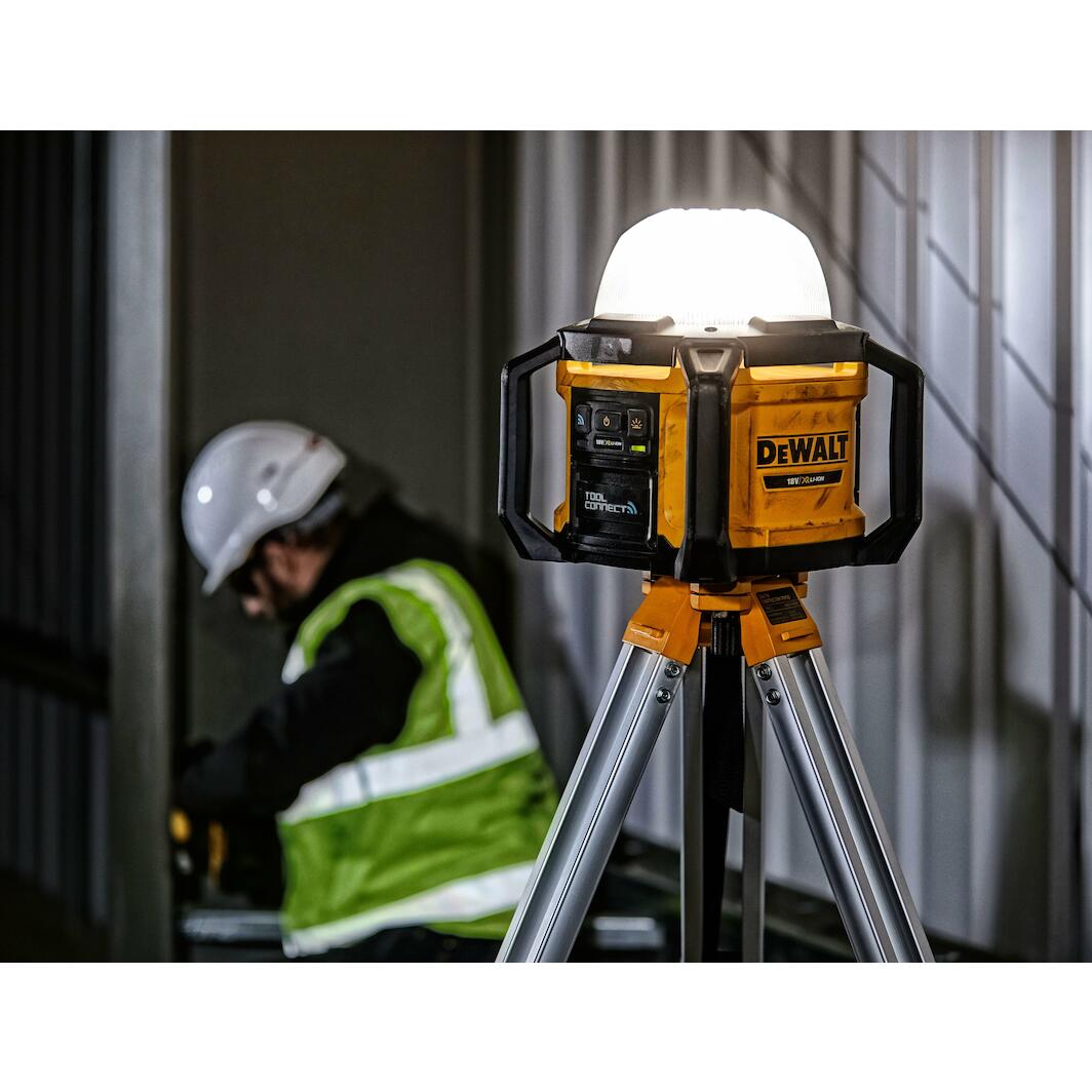 DEWALT DCL074XJ 18V XR cordless work lamp with tool connect (without