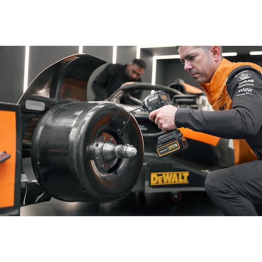 dewalt_dck200mp2t_qw_12