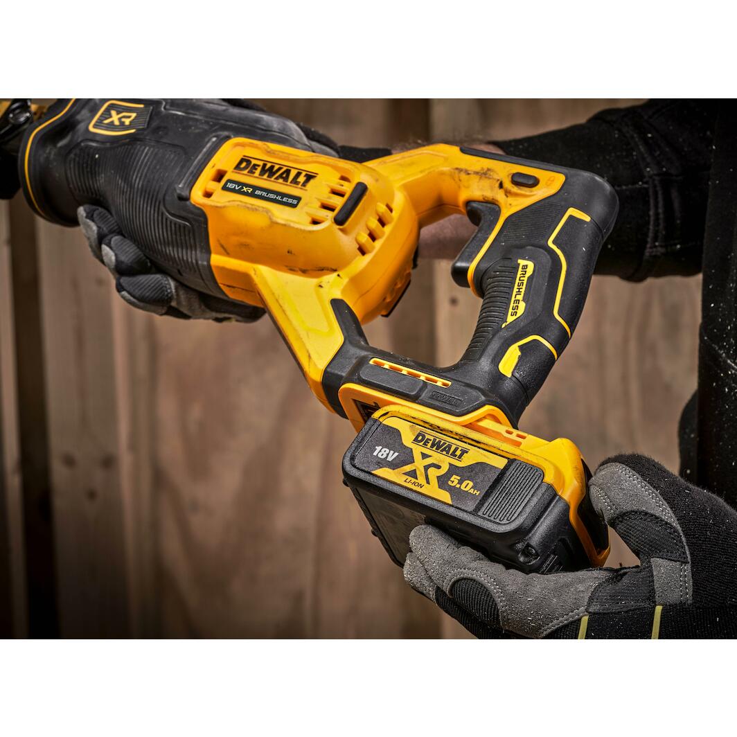 DEWALT DCS382N-XJ Scie circulaire sans fil 18V XR Brushless (sans ...